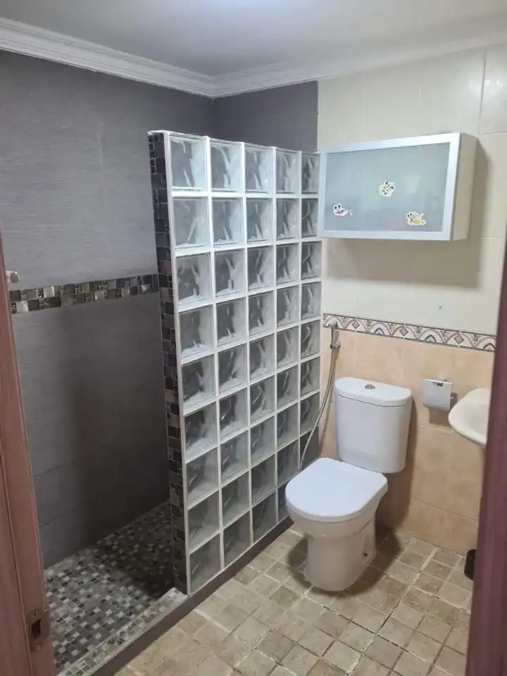 Baño de Piso en venta en Melilla con Terraza y Piscina comunitaria