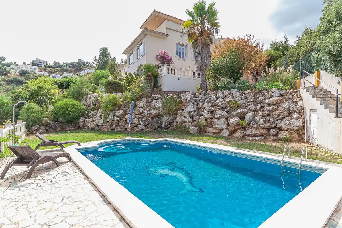 Terraced house for sale in La Mairena