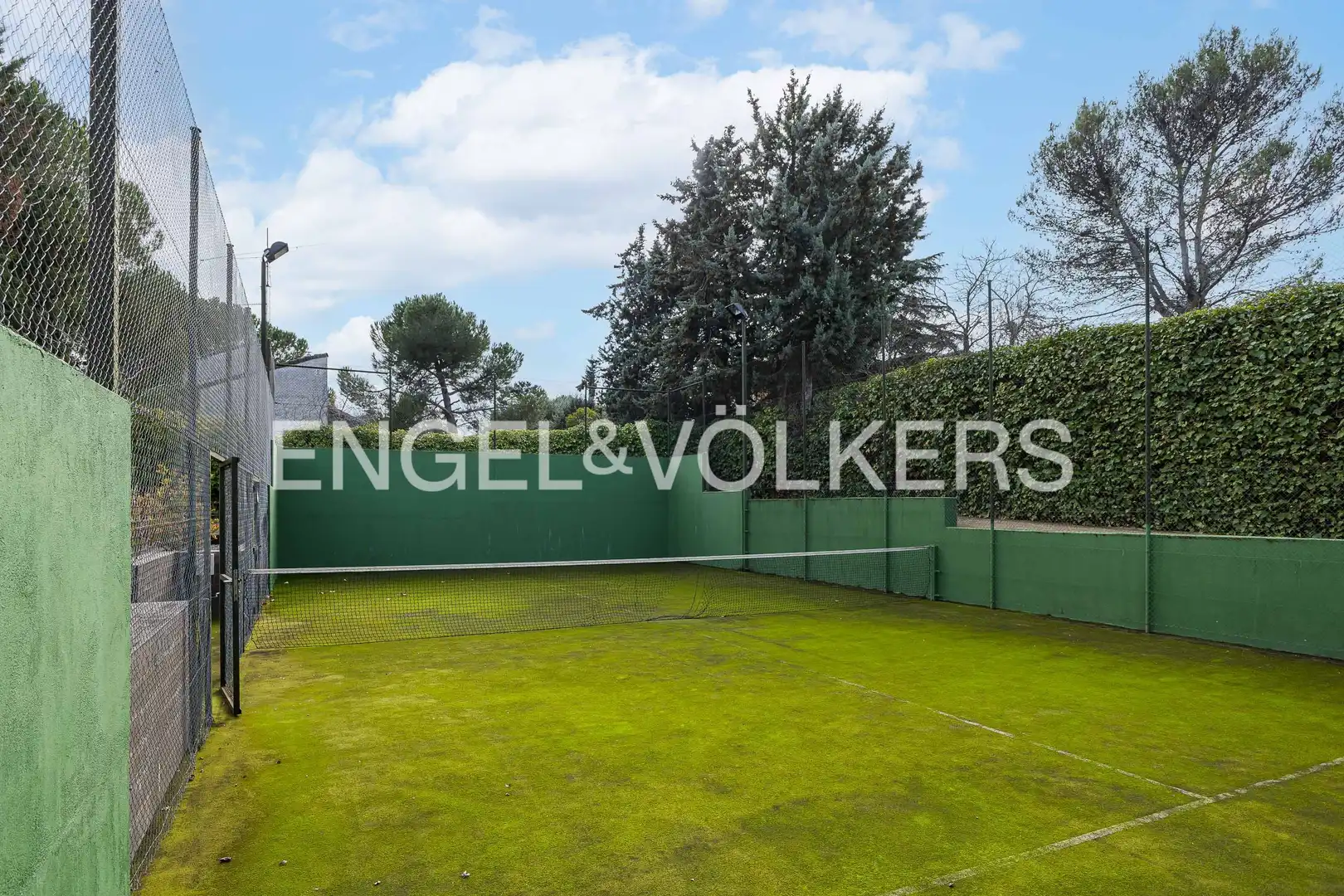 Jardín de Casa o chalet en venta en Boadilla del Monte con Aire acondicionado, Calefacción y Jardín privado