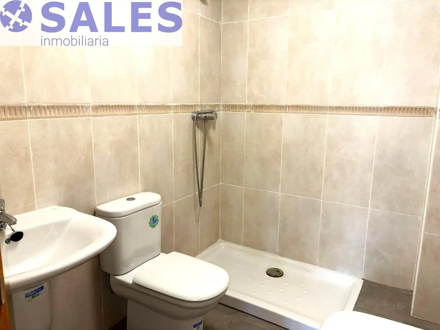 Bathroom of Flat for rent in Paiporta  with Terrace and Balcony