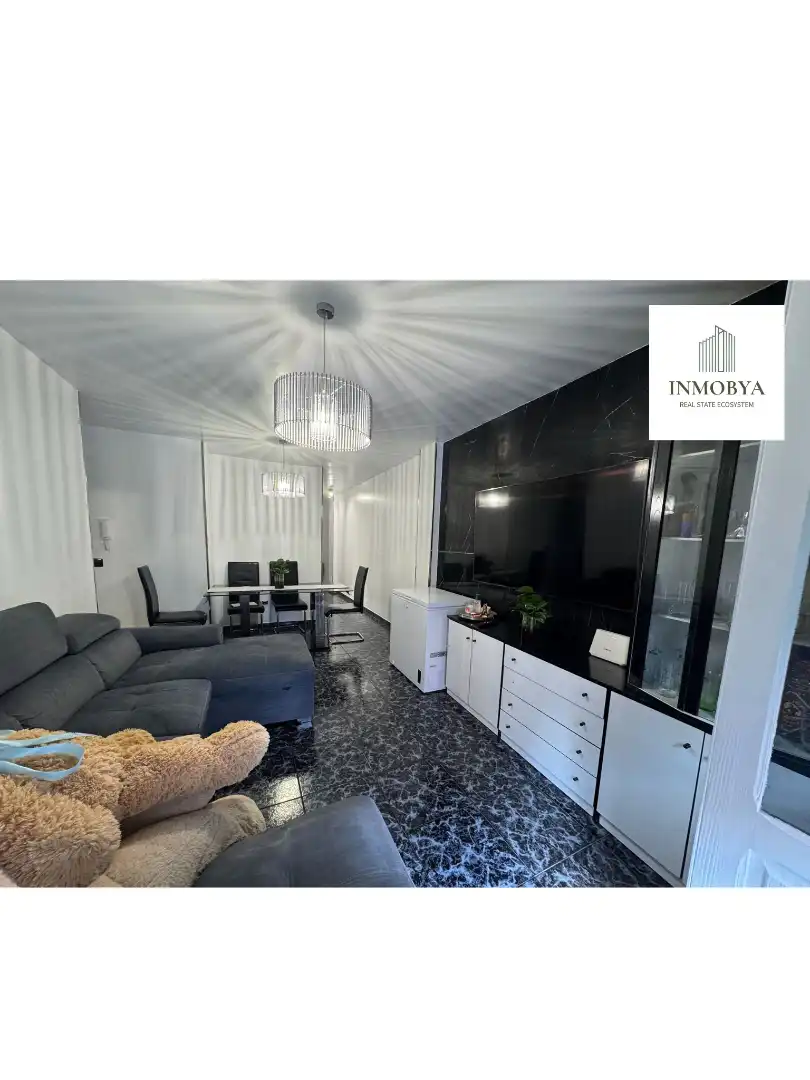 Living room of Flat for sale in San Cristóbal de la Laguna  with Storage room, Furnished and Balcony