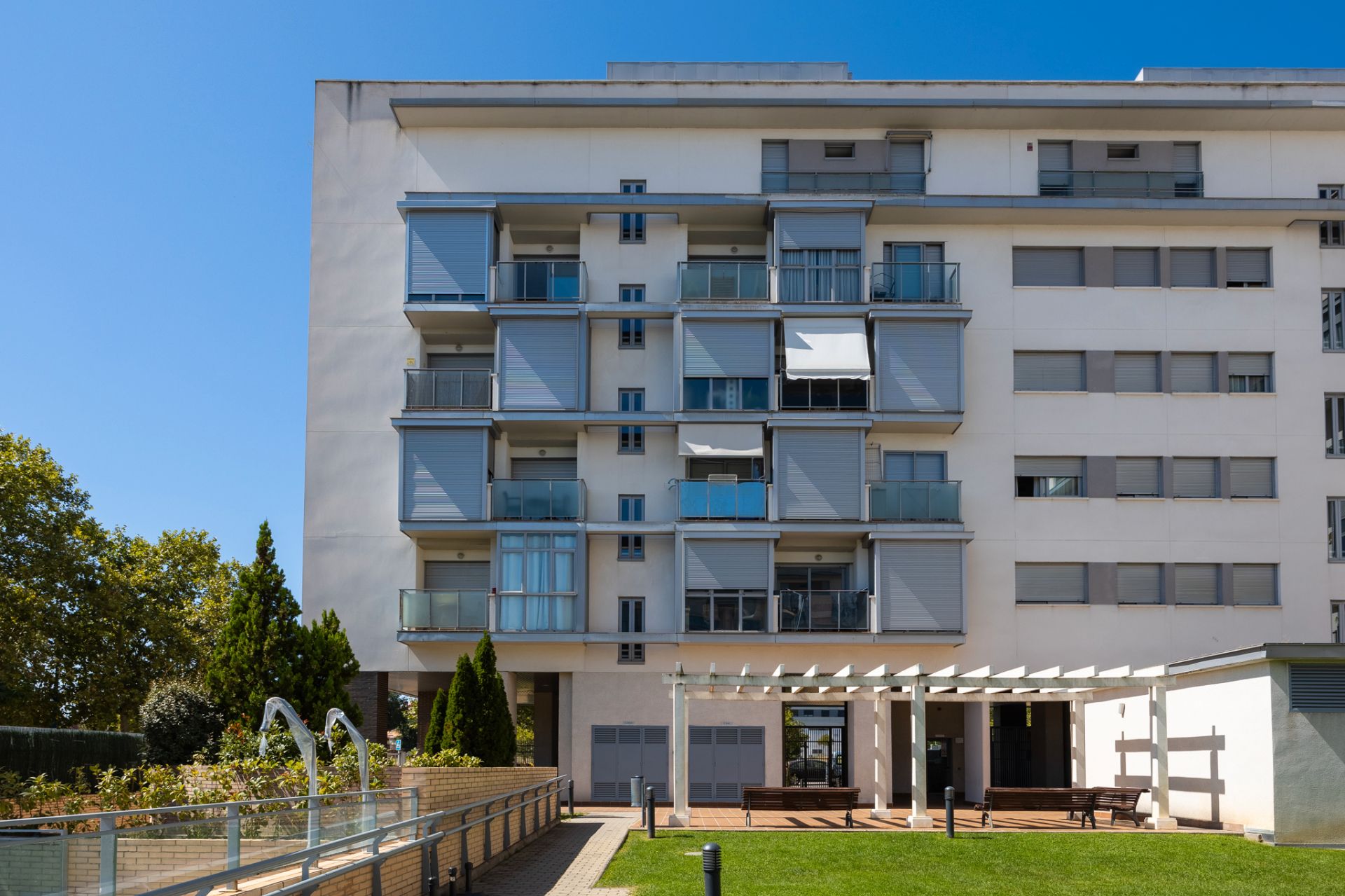 Vista exterior de Dúplex en venda en Leganés amb Aire condicionat, Jardí privat i Terrassa