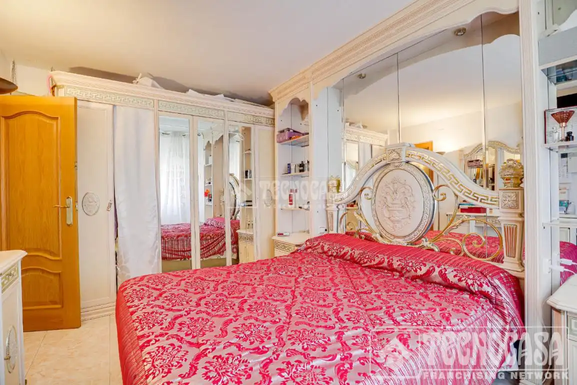 Habitación de Piso en venta en Barcelona con Balcón