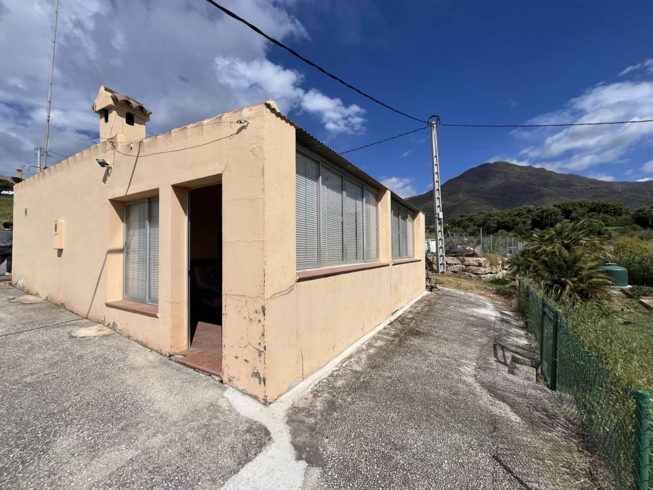 Vista exterior de Finca rústica en venda en Estepona amb Jardí privat, Terrassa i Piscina