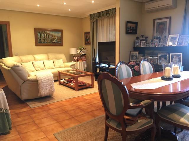 Piso en Venta en Mozoncillo