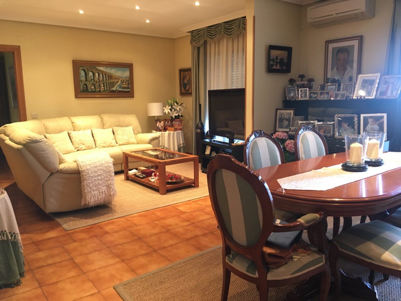 Wohnzimmer von Wohnung zum verkauf in Mozoncillo mit Klimaanlage, Heizung und Terrasse