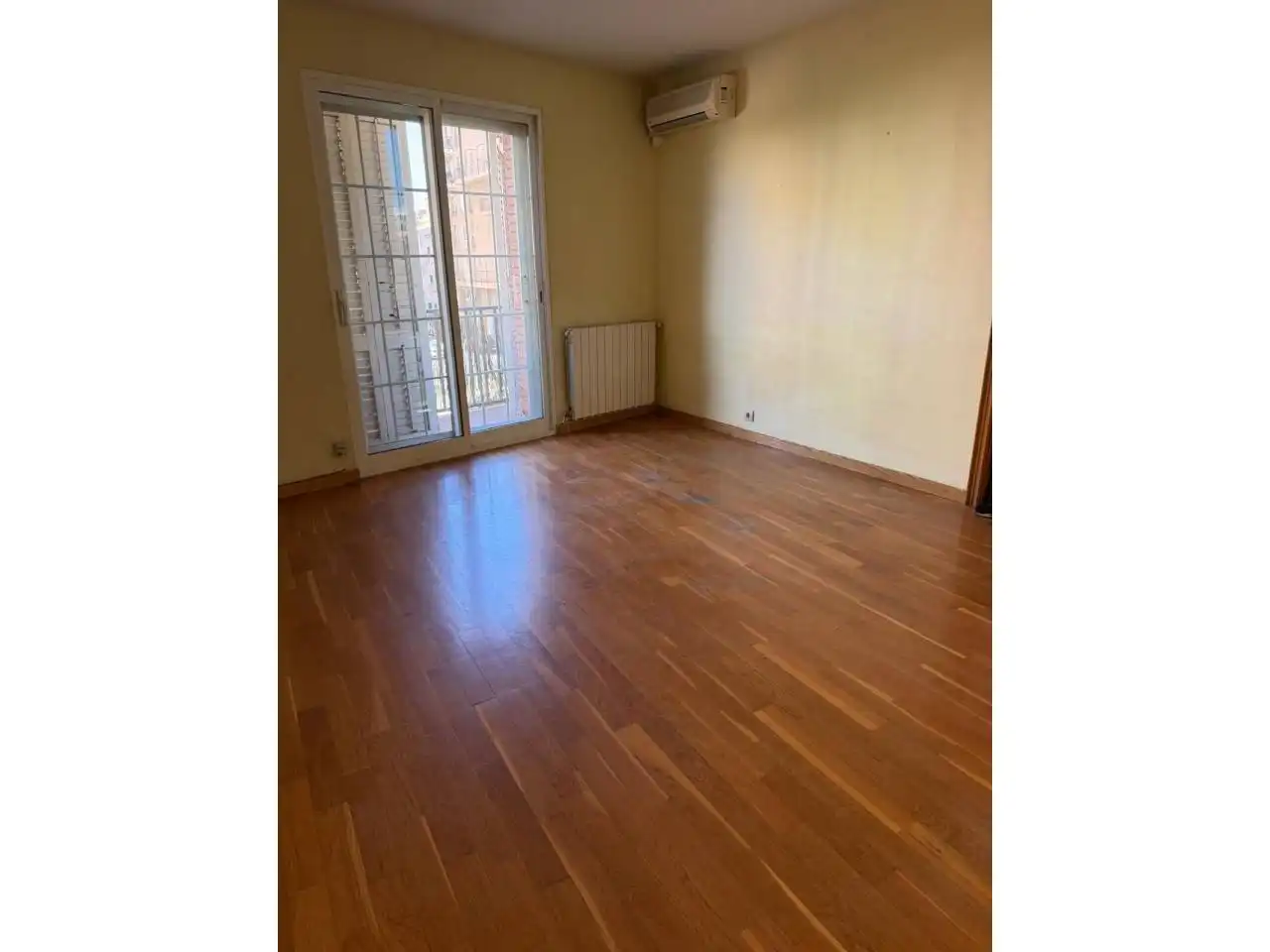 Piso con terraza en venta en Calle Girona, imagen 2