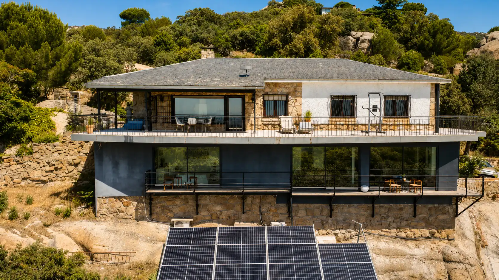 Exterior view of Houses for sale in Hoyo de Manzanares  with Air Conditioner, Private garden and Swimming Pool