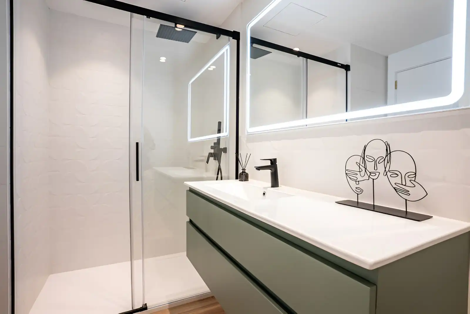 Bathroom of Apartments for sale in Marbella  with Air Conditioner, Heating and Private garden