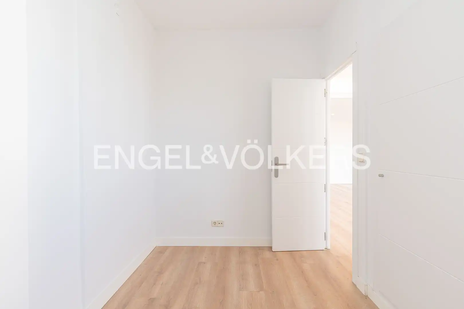 Bedroom of Flat for rent in Madrid  with Air Conditioner, Heating and Terrace