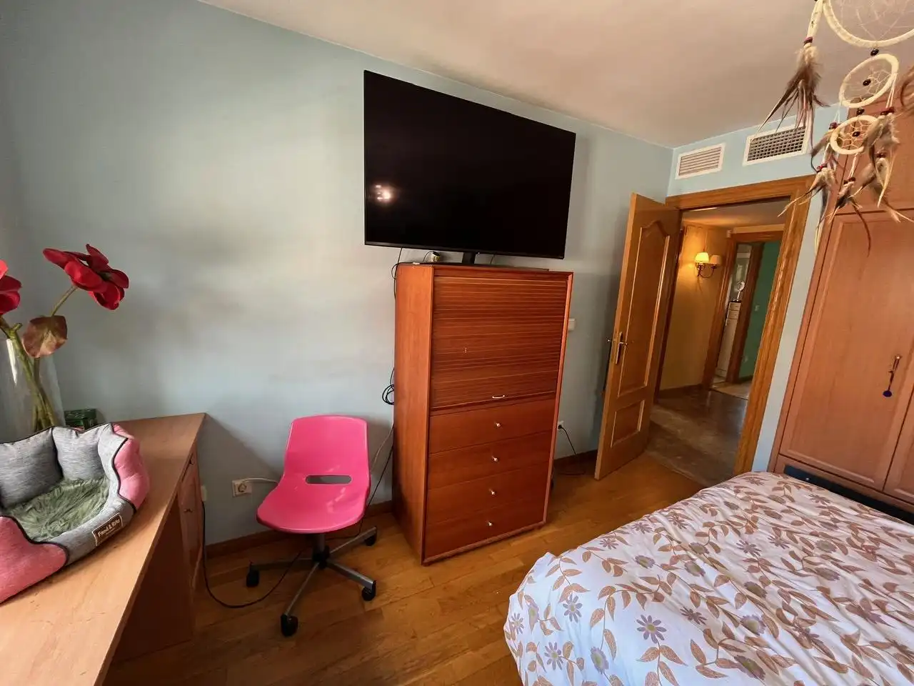 Habitación de Casa adosada en venta en Zaragoza con Aire acondicionado, Calefacción y Jardín privado