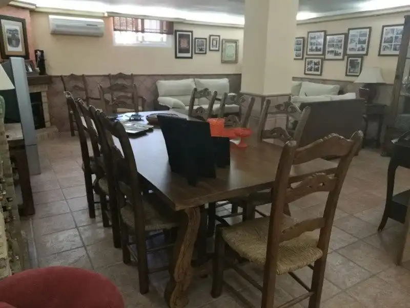 Menjador de Casa o xalet en venda en Córdoba amb Aire condicionat, Calefacció i Jardí privat
