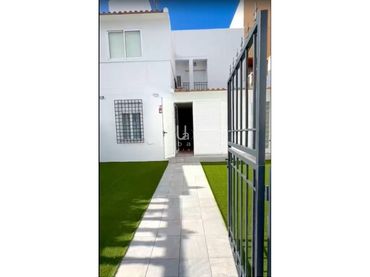 Adosado con jardín en venta en Calle Costa Dorada
