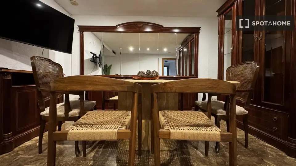 Dining room of Flat for rent in Valencia  with Air Conditioner, Heating and Furnished
