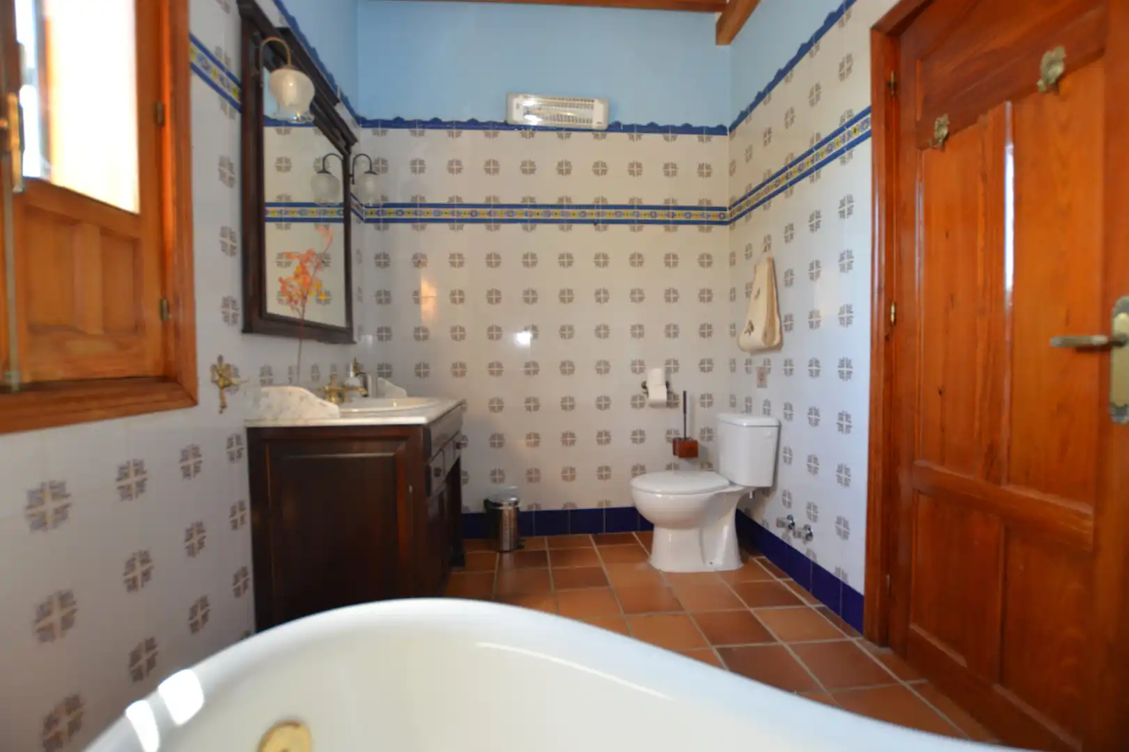 Baño de Casa o chalet en venta en Guillena con Aire acondicionado, Calefacción y Jardín privado