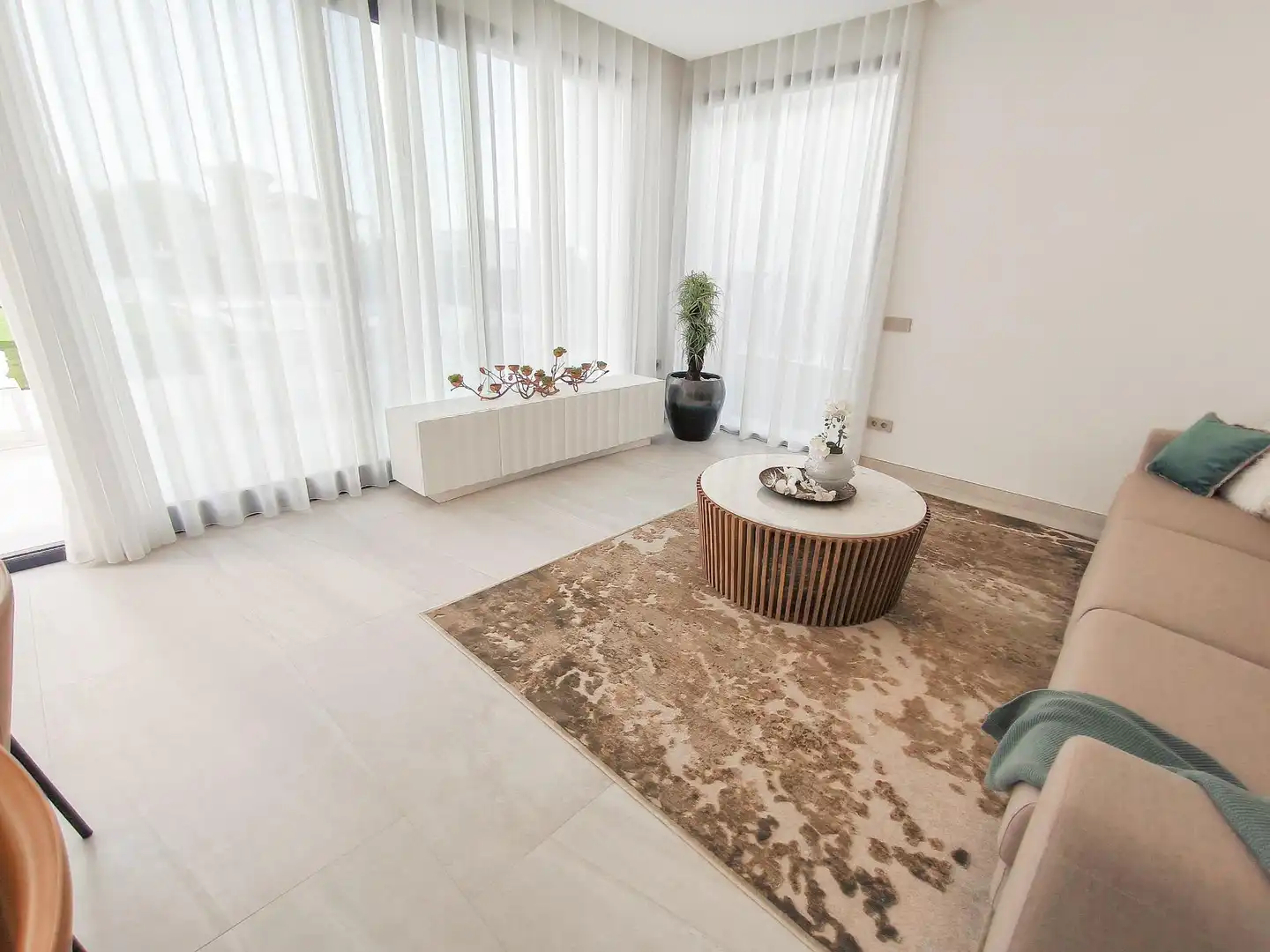 Chalet con piscina en venta en Golf Bahía, imagen 4