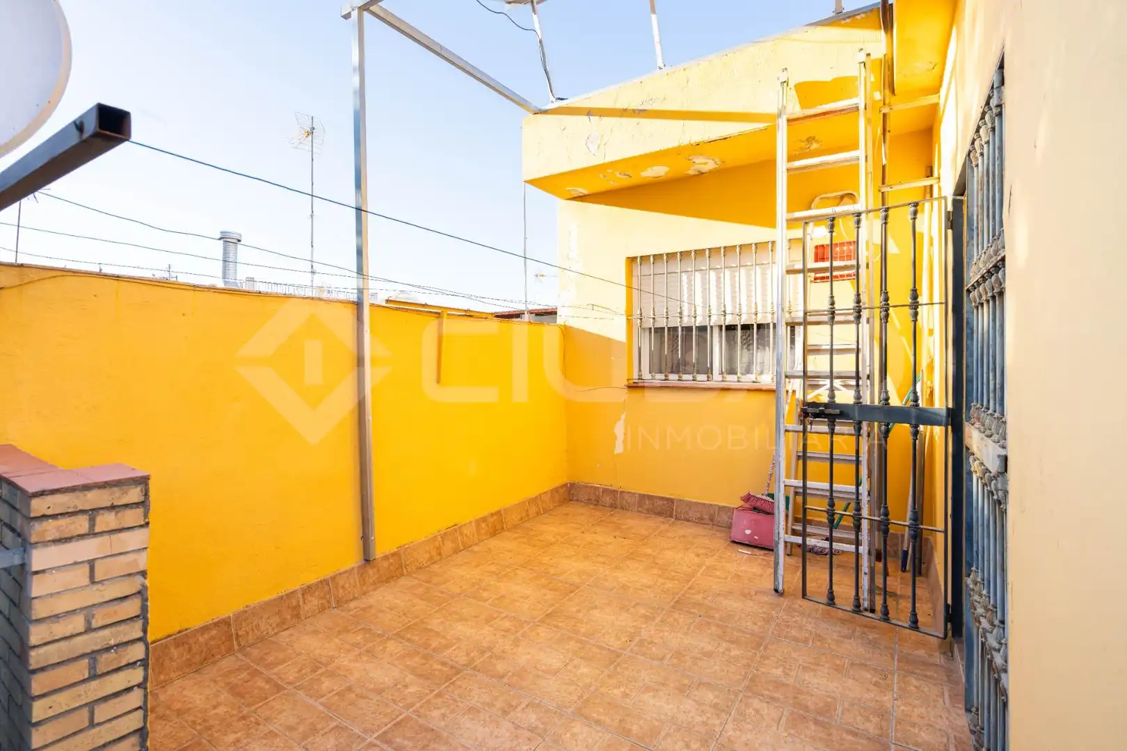 Terrassa de Casa o xalet en venda en Sevilla