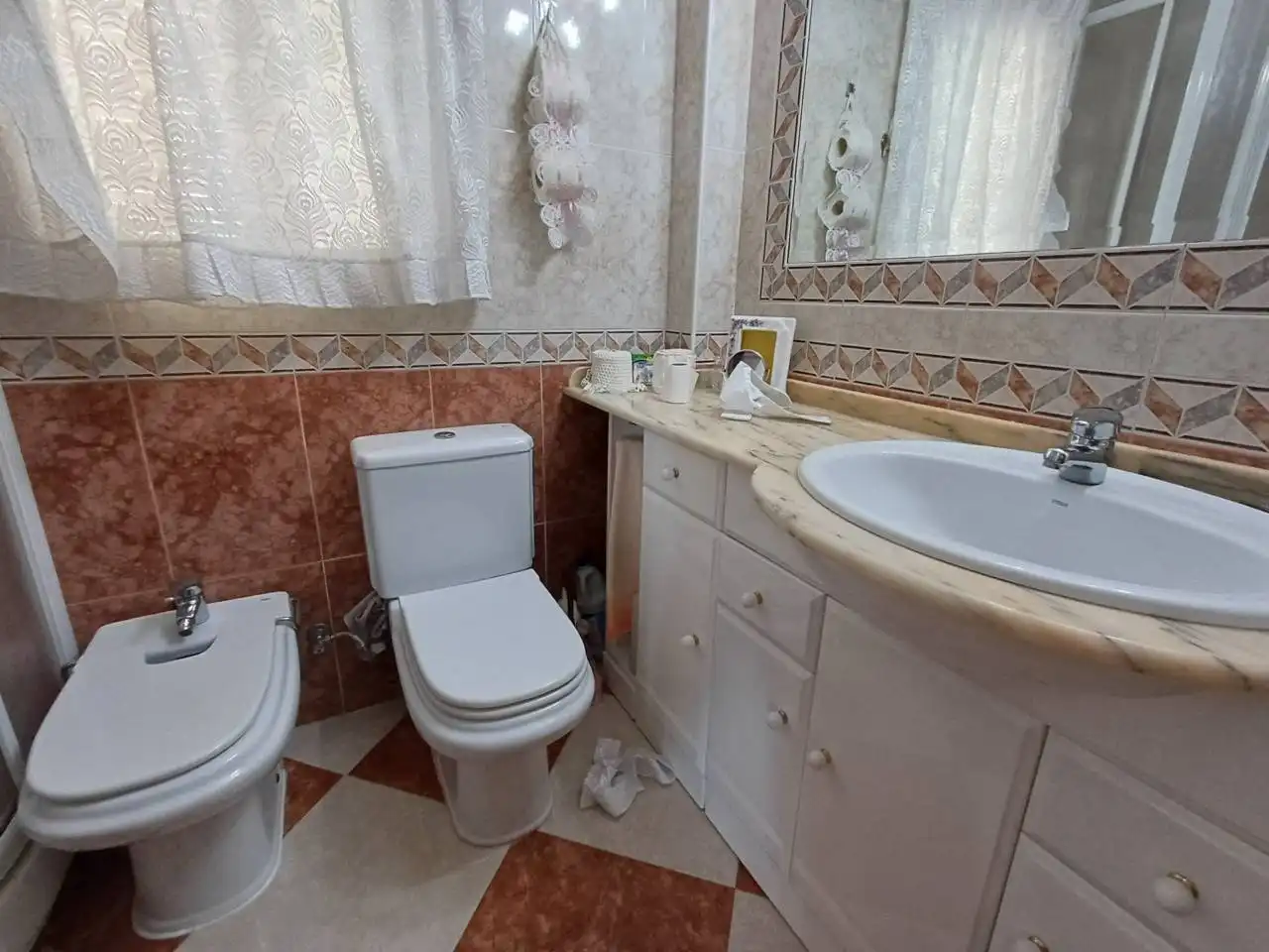 Badezimmer von Wohnung zum Verkauf in Huelva mit Klimaanlage