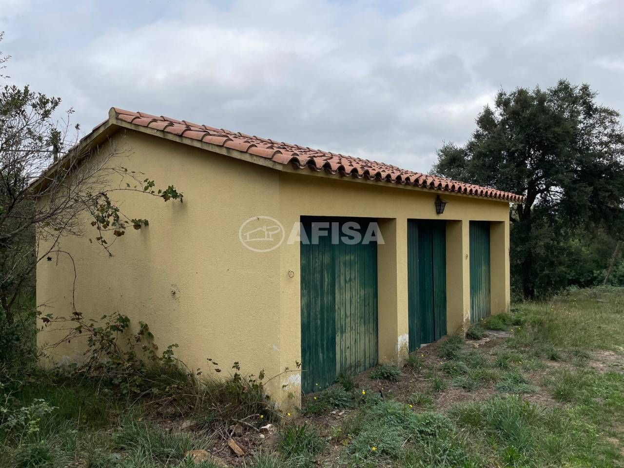 Vista exterior de Finca rústica en venda en Sils amb Calefacció, Jardí privat i Parquet