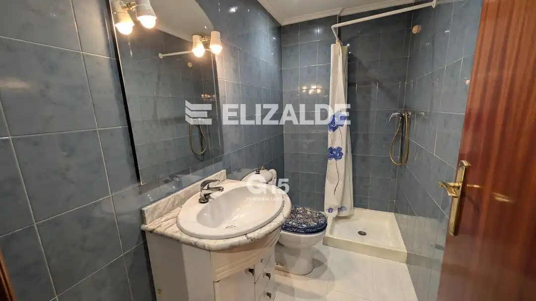 Baño de Piso en venta en Donostia - San Sebastián  con Calefacción, Terraza y Trastero