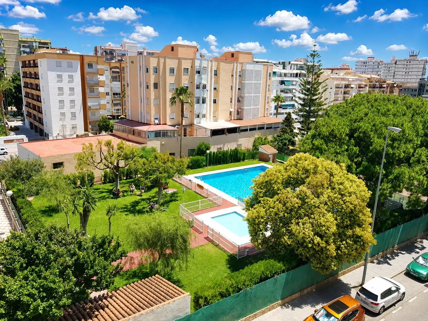 Pis amb piscina en venda a Calle Calle Prados