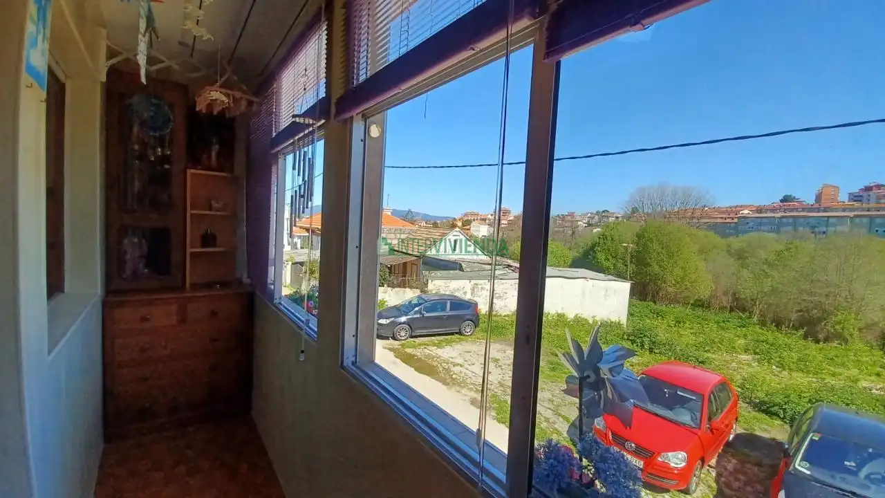 Vista exterior de Casa adosada en venda en Vigo  amb Terrassa, Traster i Balcó