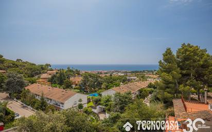 Exterior view of Attic for sale in Premià de Dalt  with Air Conditioner and Terrace