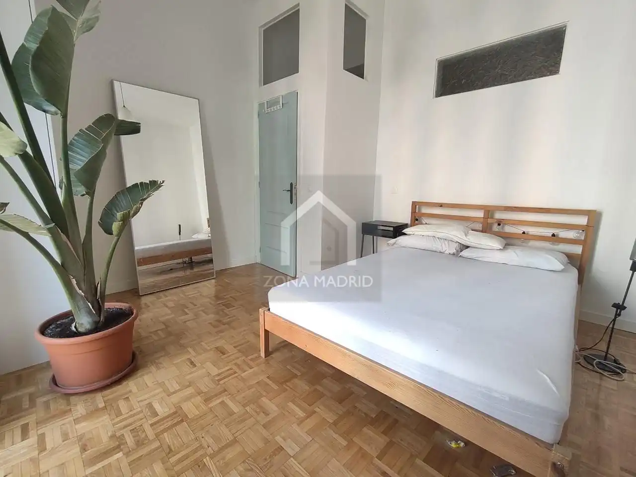 Habitación de Piso en venta en Madrid con Trastero