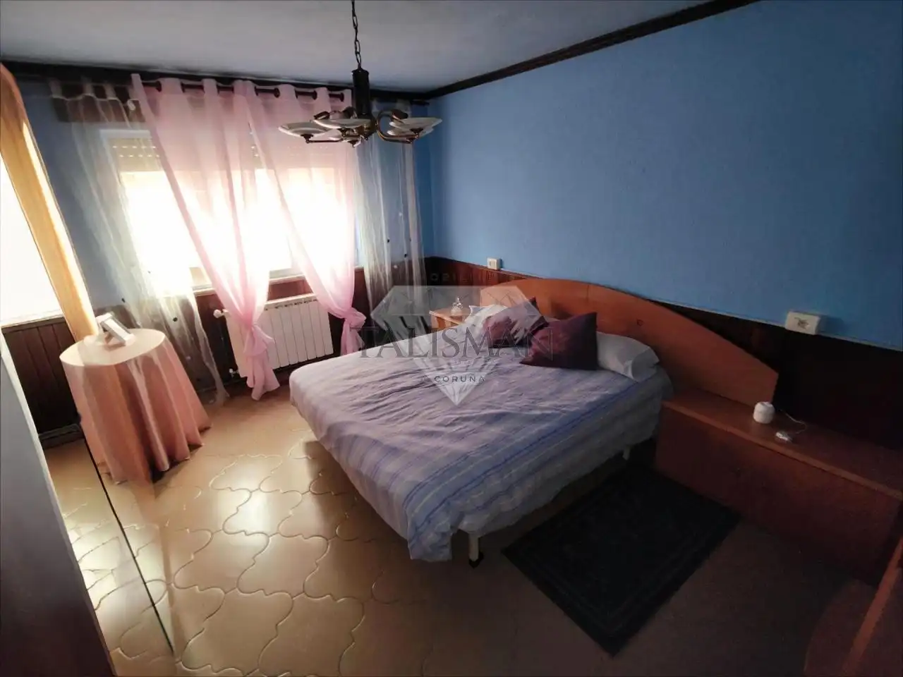 Habitación de Casa adosada en venta en Noia con Calefacción, Jardín privado y Terraza