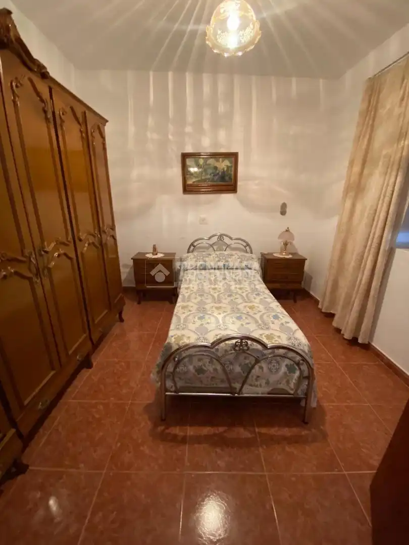 Dormitori de Casa adosada en venda en Esparragalejo amb Calefacció
