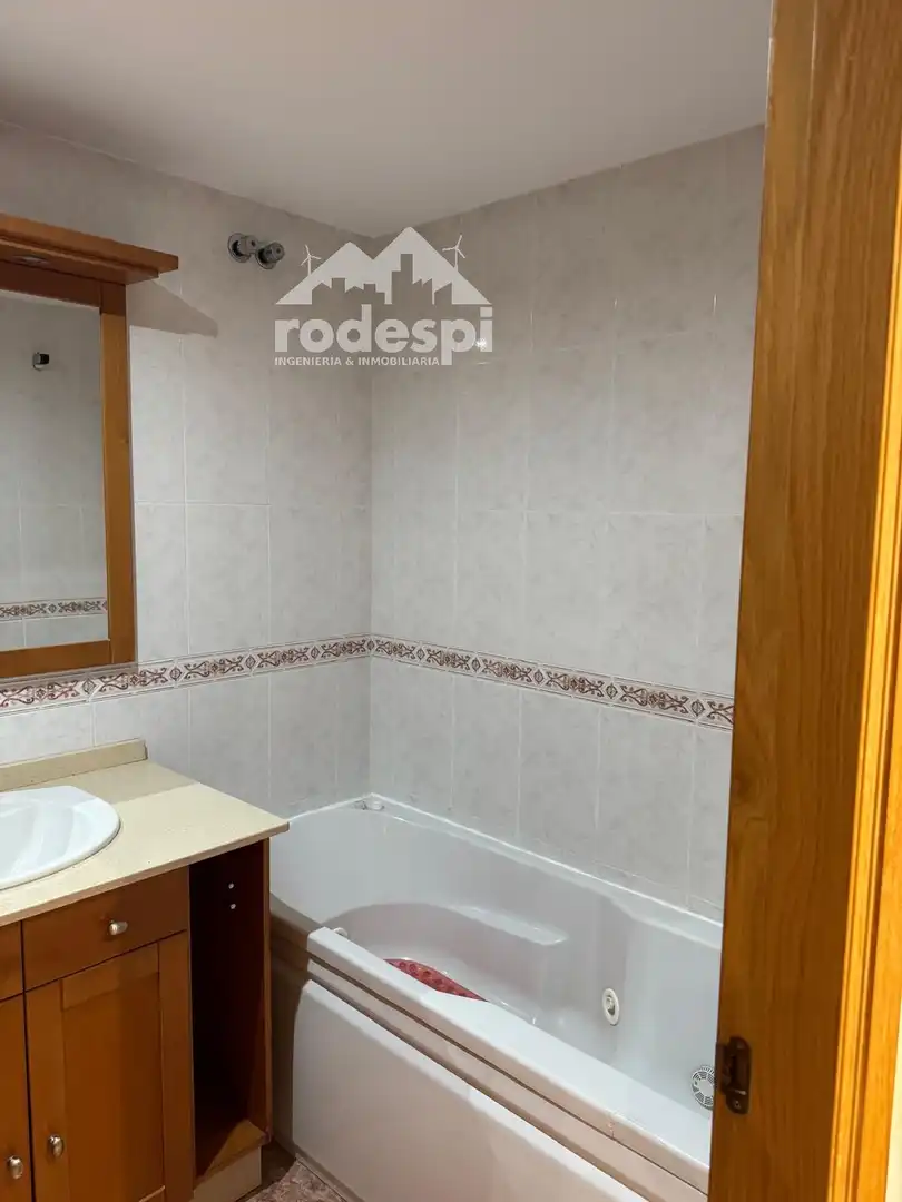 Baño de Piso de alquiler en Ponteareas, Pontevedra