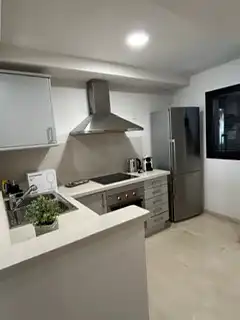 Cuina de Dúplex de lloguer en Las Palmas de Gran Canaria amb Aire condicionat, Moblat i Forn