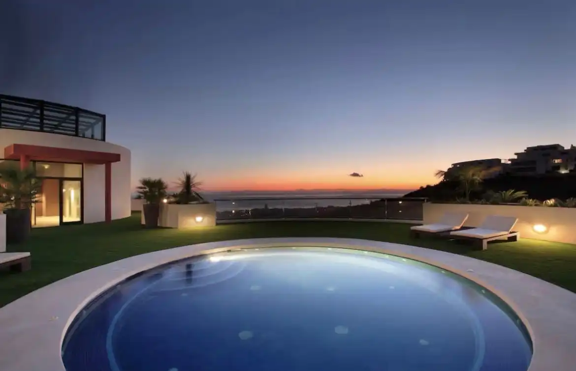 Flat with pool for sale in Río Real - Los Monteros, imagen 3