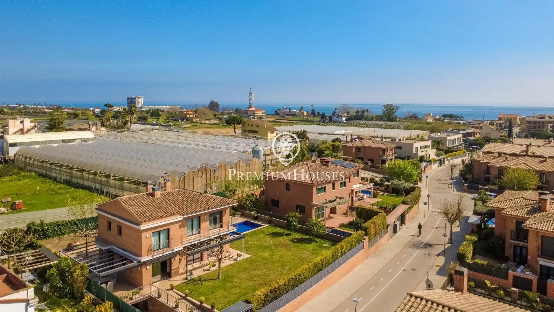 Vista exterior de Casa o xalet en venda en Cabrera de Mar amb Calefacció, Jardí privat i Parquet
