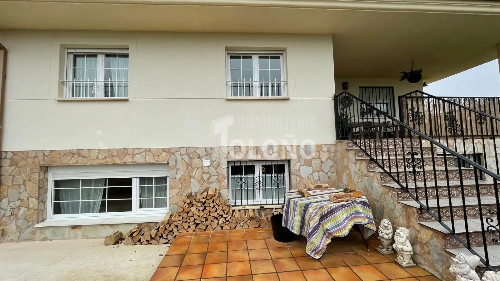 Exterior view of Houses for sale in Anguciana  with Heating, Private garden and Parquet flooring