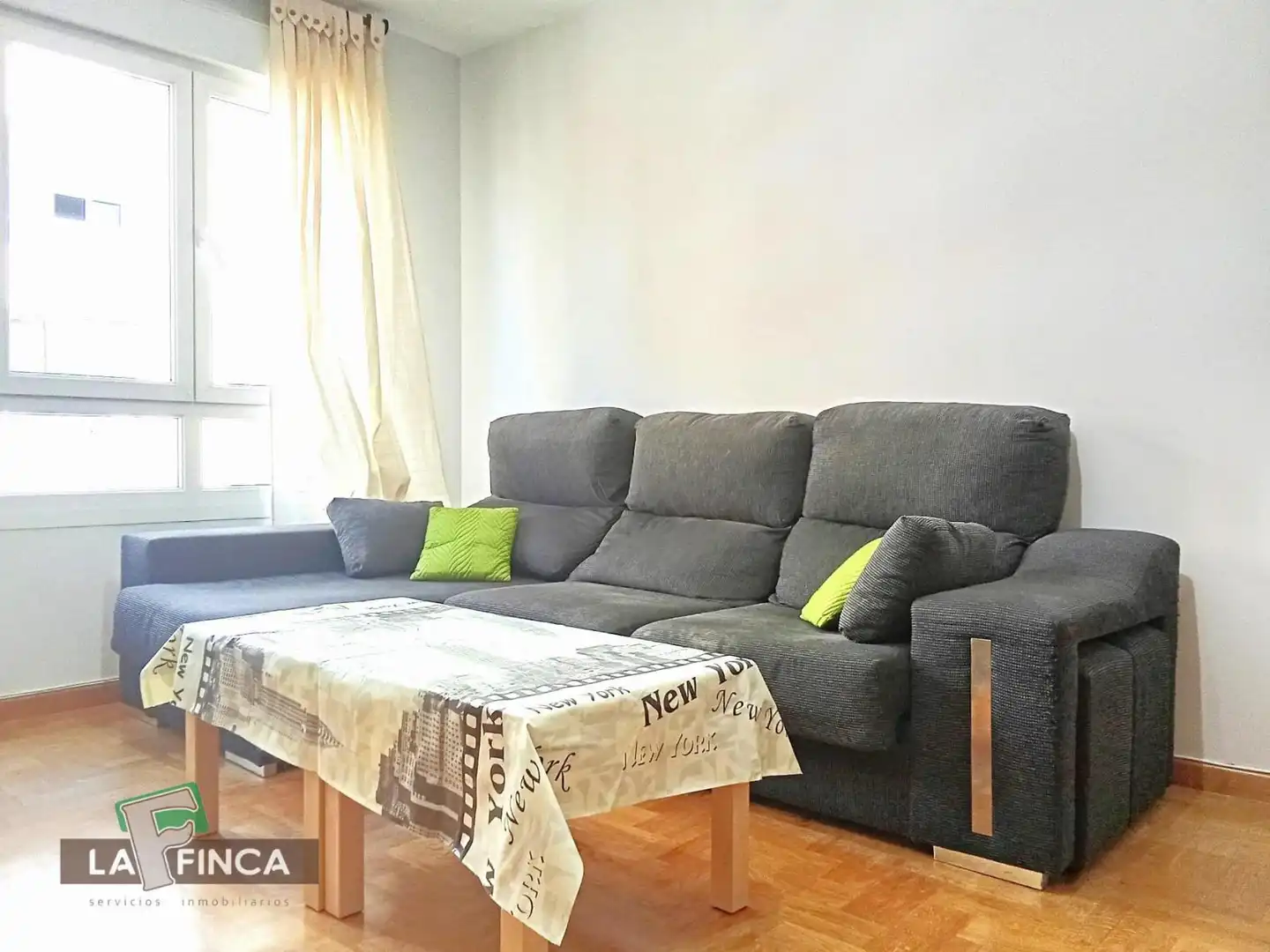 Sala de estar de Apartamento en venta en Gijón  con Calefacción, Parquet y Trastero