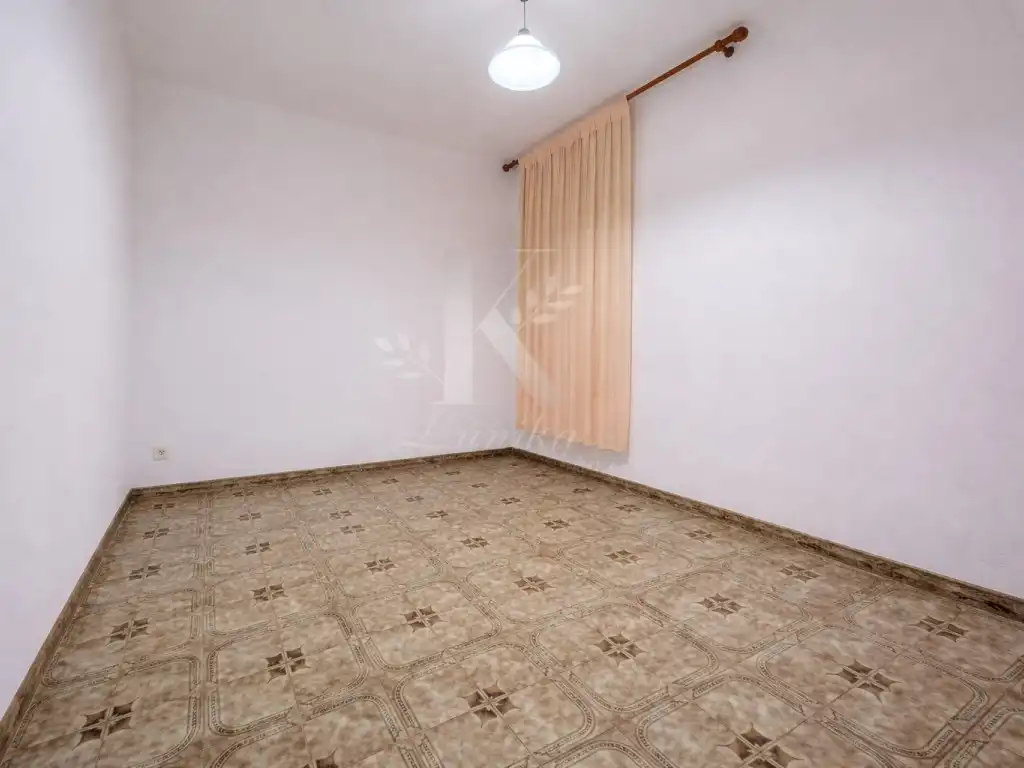 Habitación de Piso en venta en Barcelona con Balcón