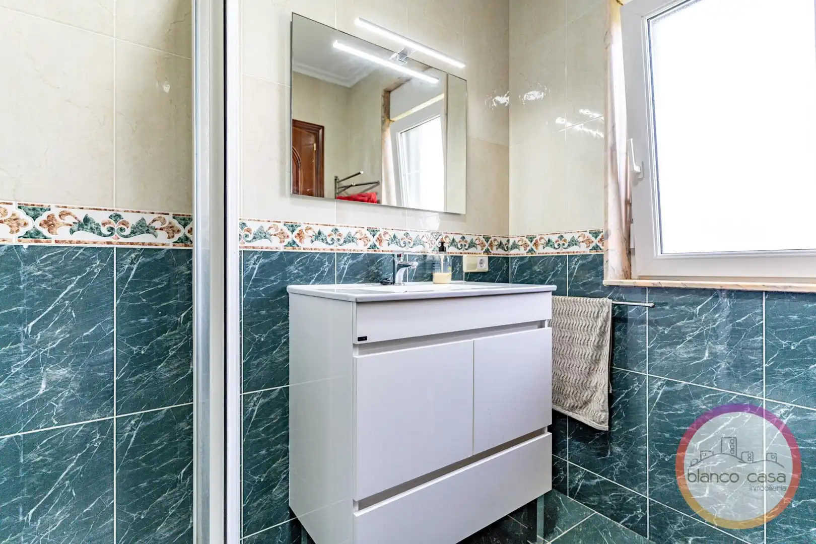 Bathroom of Houses for sale in Dumbría  with Heating, Private garden and Terrace