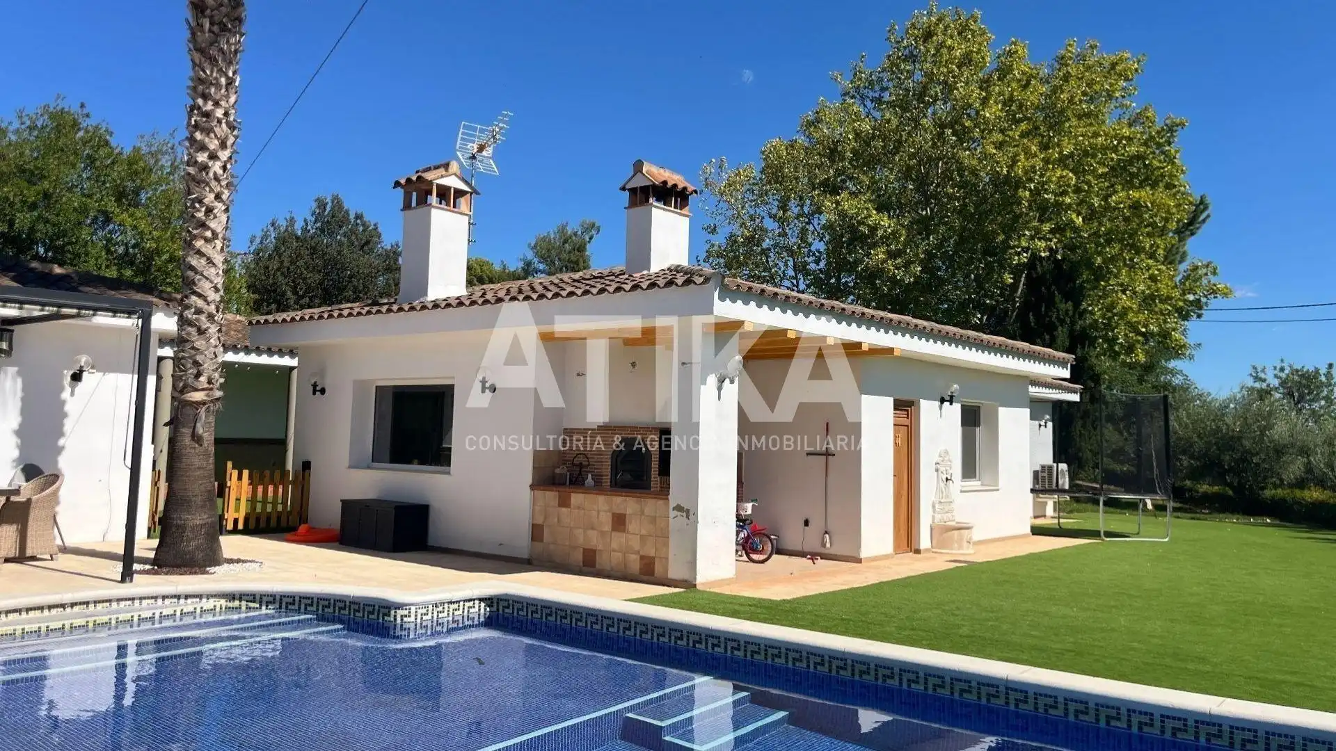Exterior view of Houses for sale in Ontinyent  with Air Conditioner, Private garden and Parquet flooring