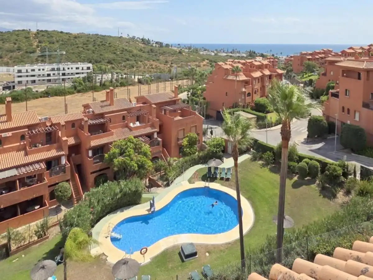 Apartment mit Pool zum Verkauf in La Duquesa