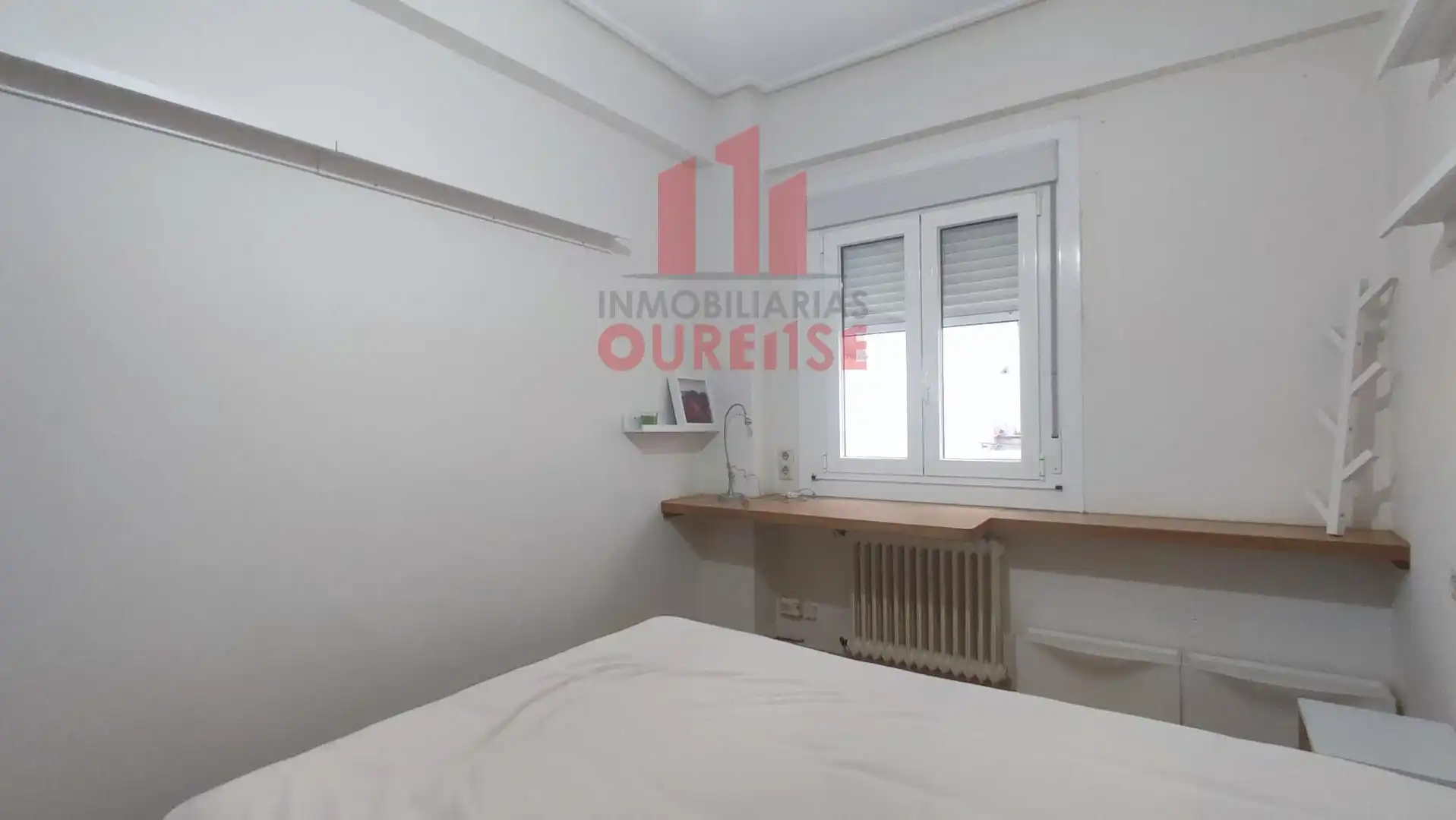 Schlafzimmer von Wohnung zur Miete in Ourense Capital  mit Heizung und Möbliert