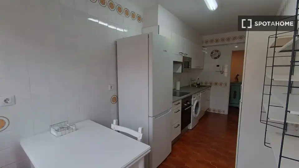 Habitació a Mendebaldea - Ermitagaña