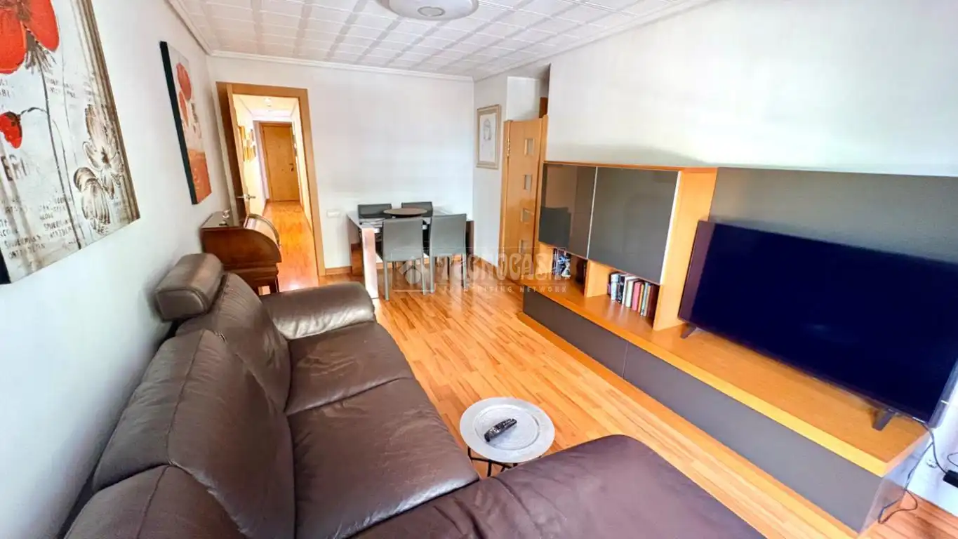Living room of Flat for sale in Valencia  with Air Conditioner and Balcony
