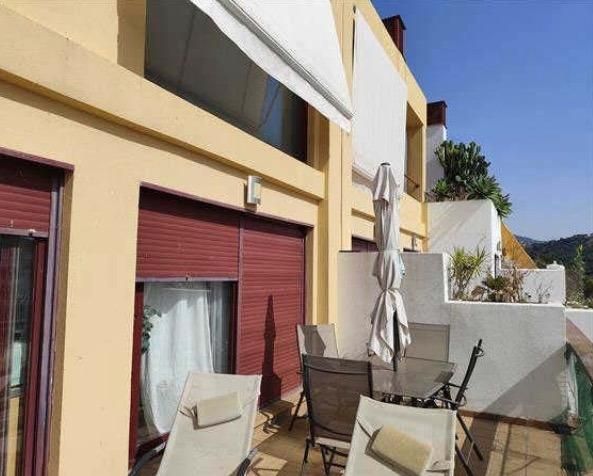 Terrassa de Dúplex en venda en Benahavís amb Jardí privat, Terrassa i Piscina comunitària