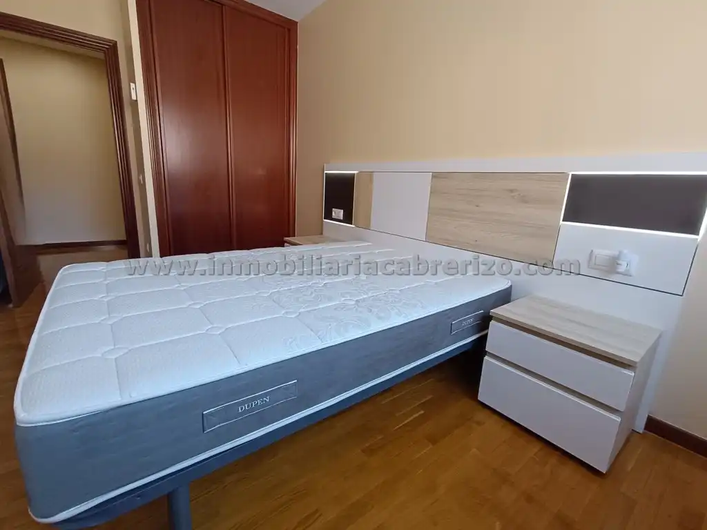 Habitación de Apartamento en venta en Lardero con Calefacción, Parquet y Terraza