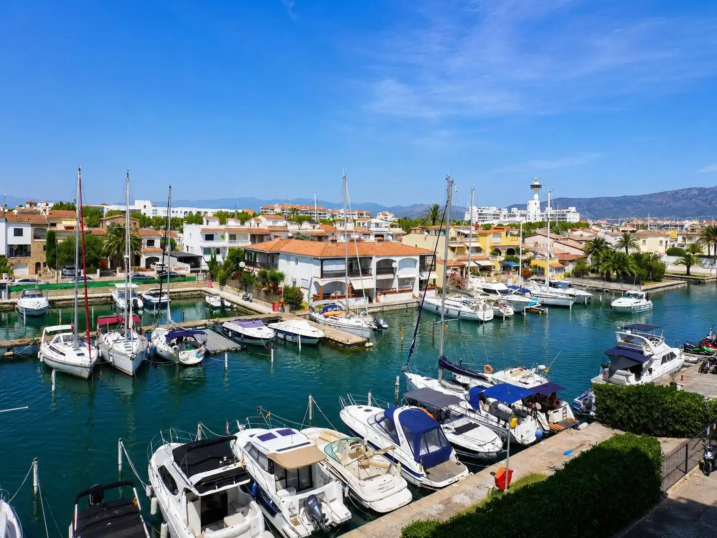 Study for sale in Empuriabrava  with Air Conditioner, Heating and Private garden