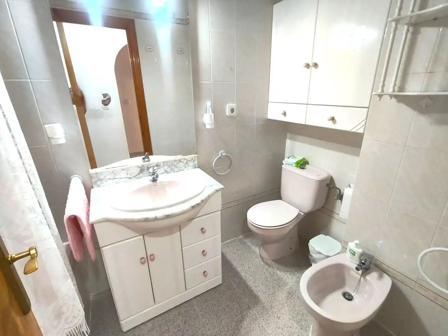 Badezimmer von Wohnung zur Miete in Santa Pola mit Klimaanlage, Heizung und Terrasse