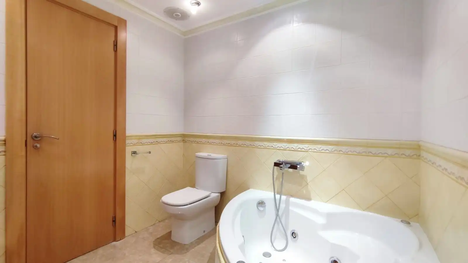 Baño de Ático en venta en Ibi con Aire acondicionado, Calefacción y Parquet