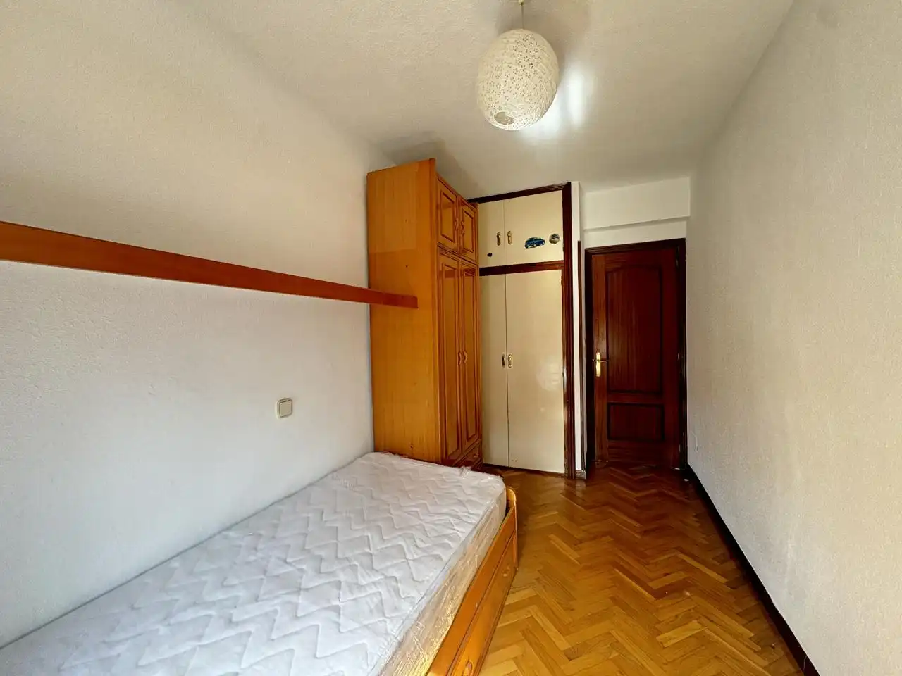 Schlafzimmer von Wohnung zur Miete in Madrid mit Klimaanlage, Heizung und Parkett