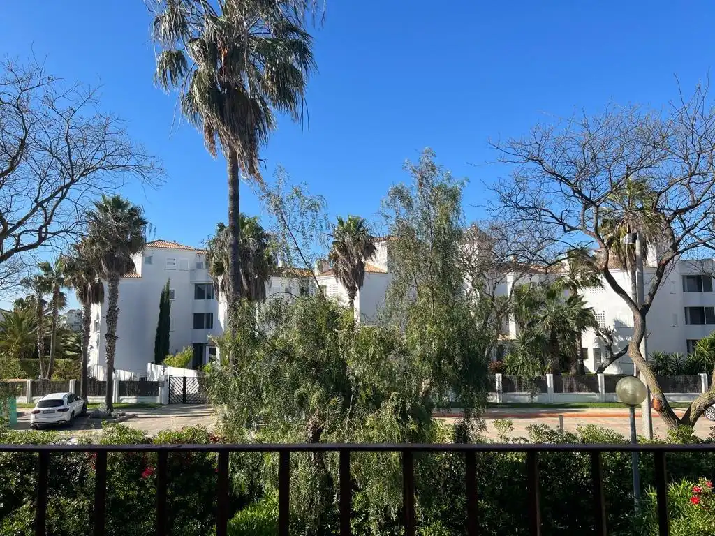 Vista exterior de Apartamento de alquiler en Rota con Jardín privado, Terraza y Amueblado